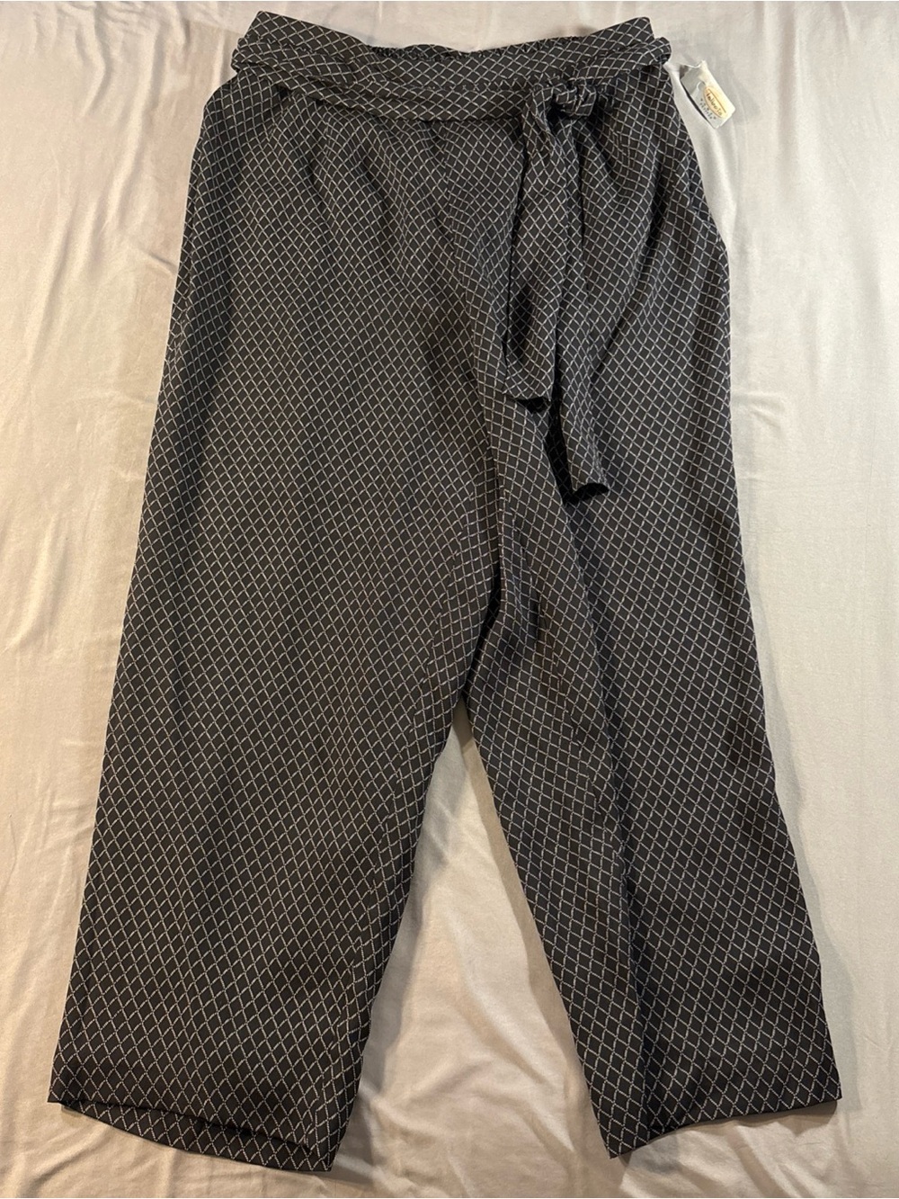 Talbots Pure Silk High Rise Pants Sz 16WP Black White Diamond Pattern Career